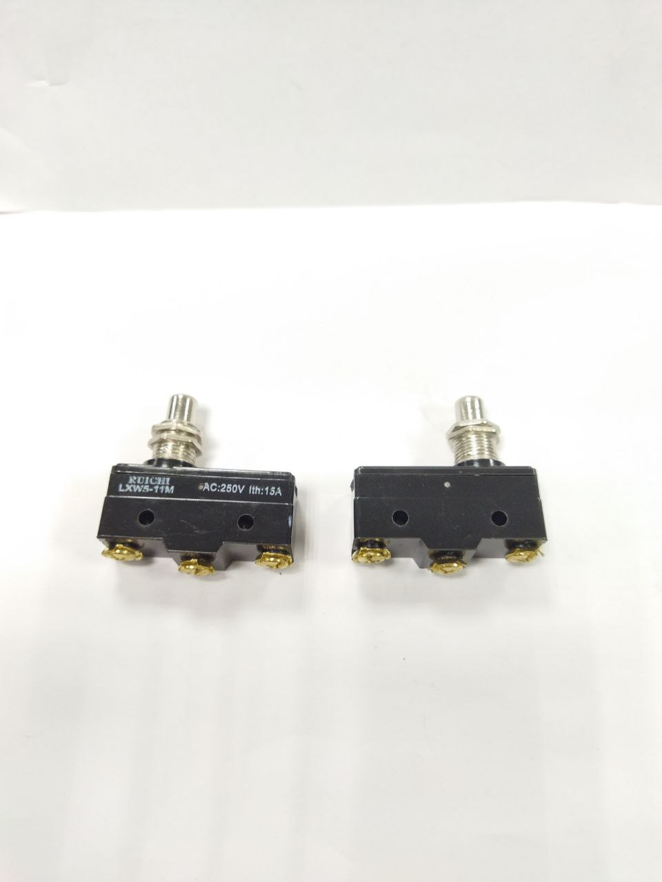 photo5246919726435778056 Микровыключатель TM-1307 (LXW5-11M) 15A/250V 3c для запайщика серии PFS ножной/BSF — изображение 1